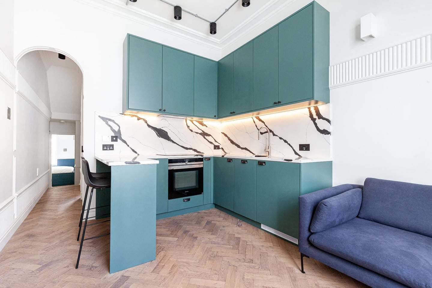 2 Bed Flat, Winchester Street, SW1V, N1 7GU