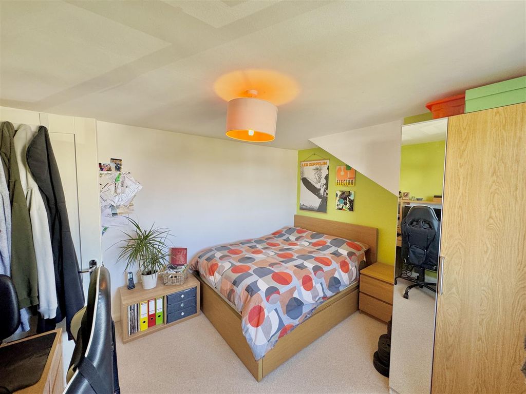 Additional image 22 of 4 bed property for saleSpacious & Airy Dormer Bungalow, Birch Avenue, Clevedon BS21