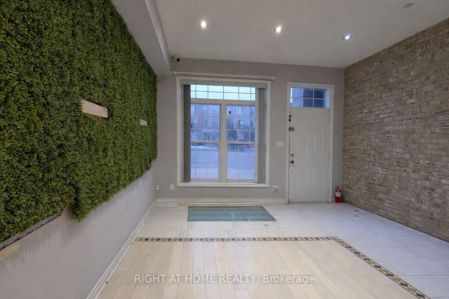 Additional image 3 of 952 The Queensway N/a, Toronto, ON, M8Z 1P5