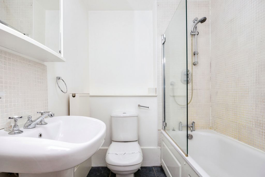 Additional image 6 of 2 bed flat for saleBridge Road, Godalming, Surrey GU7