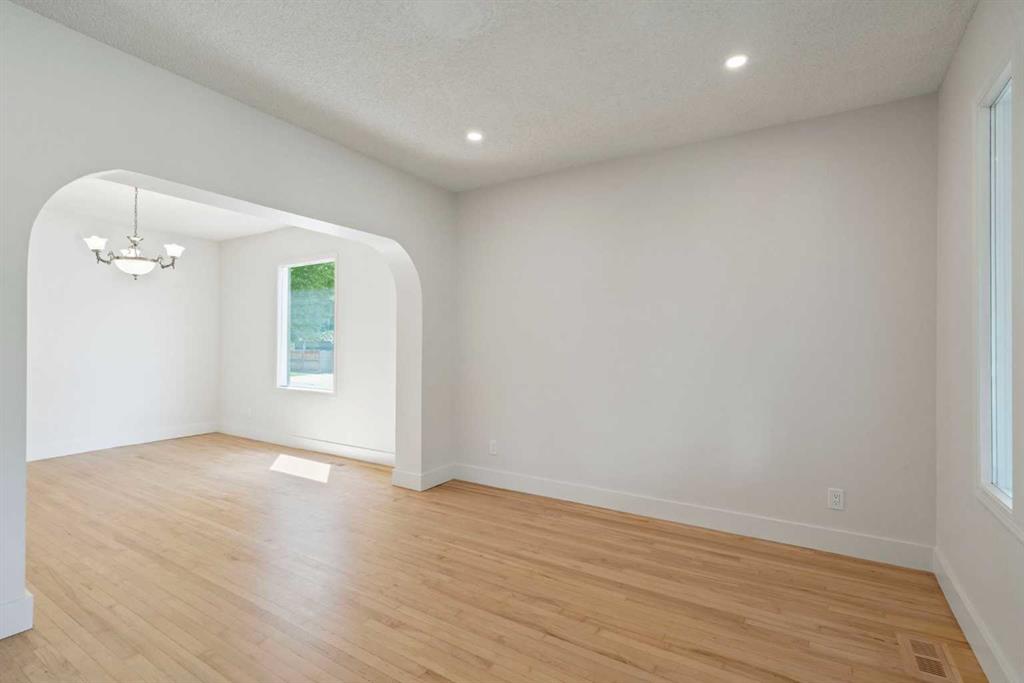 Additional image 4 of 739 19 Avenue NW, Calgary, AB, T2M 0Z2