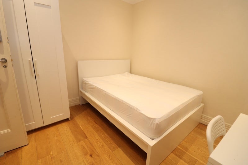 Additional image 4 of Room in a Shared Flat, Lodge Road, NW8, N1 7GU