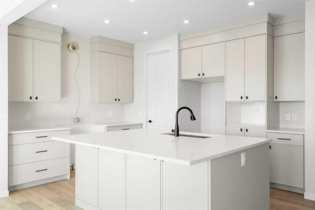 Additional image 3 of 270 West Grove Lane SW, Calgary, AB, T3H 6K8