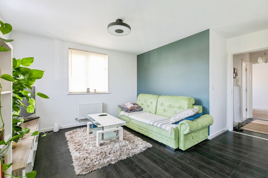 Additional image 4 of 2 bed flat for saleMolyneux Square, Peterborough PE7