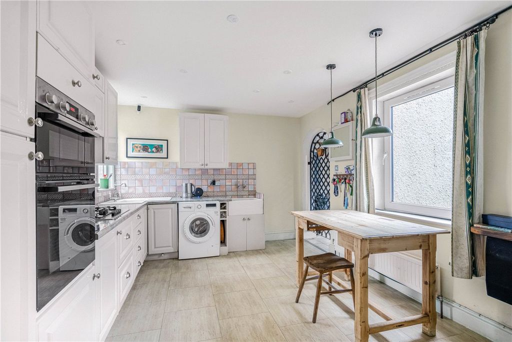 Additional image 8 of 6 bed flat for saleEynsham Road, Oxford, Oxfordshire OX2