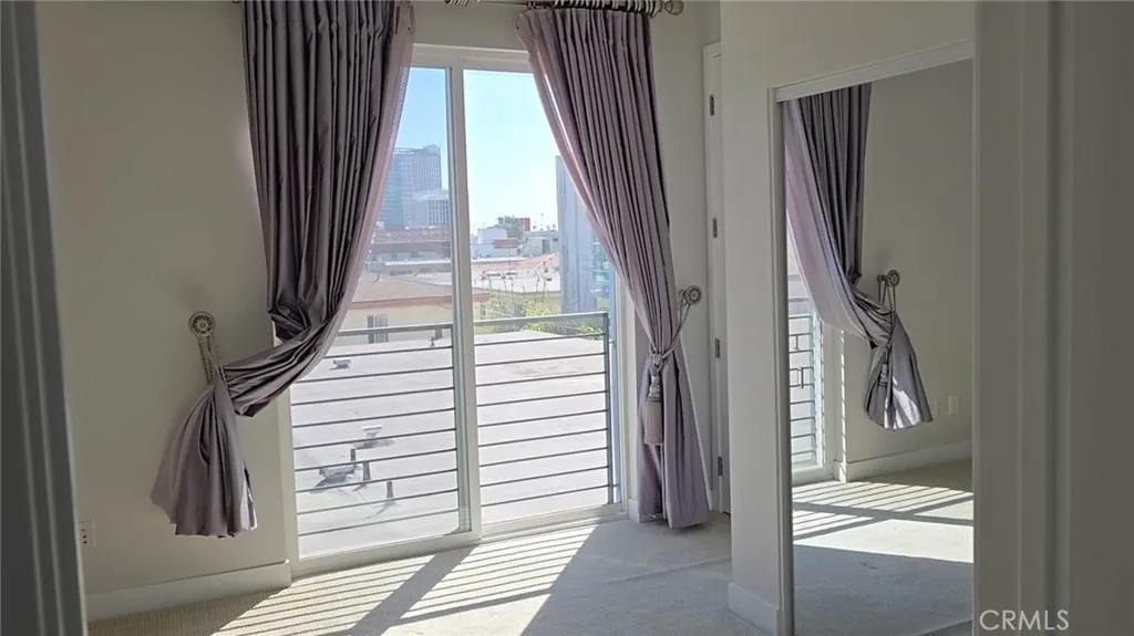 319 S Serrano Unit 1/2, Los Angeles, CA 90020