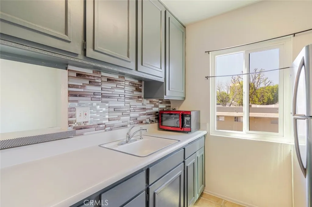 Additional image 33 of 17900 Sherman Way Unit 320, Reseda, CA 91335