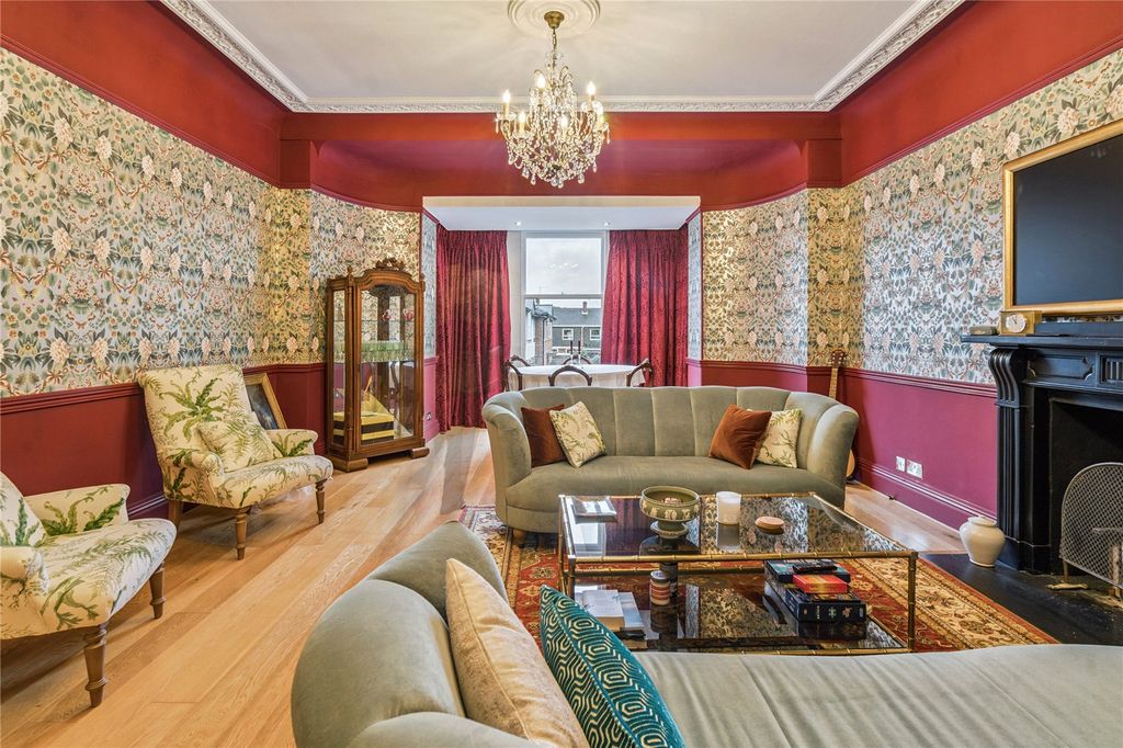 Additional image 3 of 2 bed flat for saleKings Road, Henley-On-Thames, Oxfordshire RG9