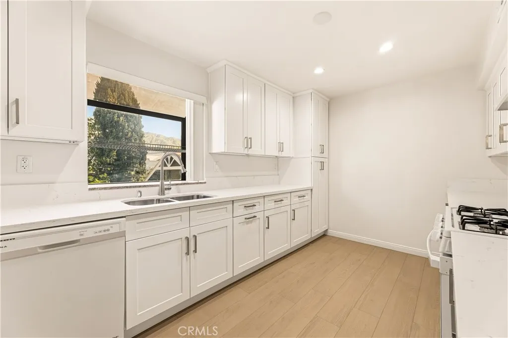 Additional image 3 of 260 S 6th Street Unit G, Burbank, CA 91501