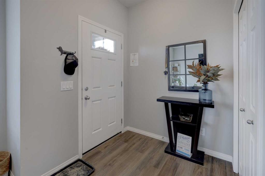 Additional image 2 of 215 Chinook Gate Boulevard SW, Airdrie, AB, T4B 5J4