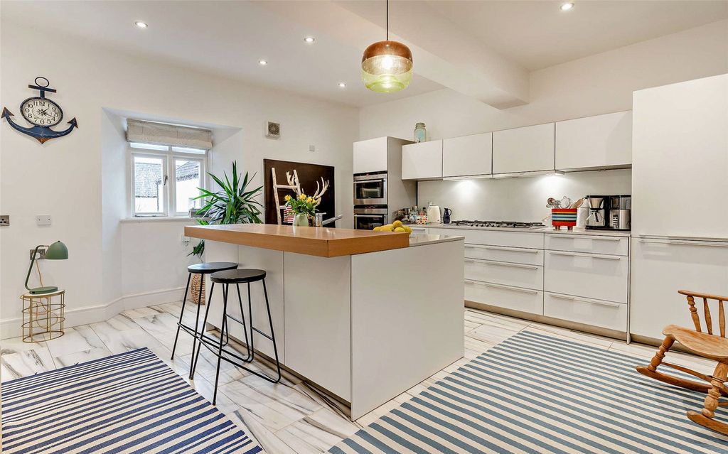 Additional image 3 of 2 bed flat for saleSt. James Mews, Monmouth, Monmouthshire NP25