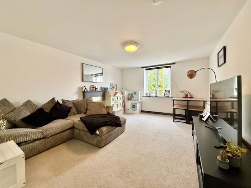 2 bed flat for saleKilburn End, Oakham LE15 photo 2