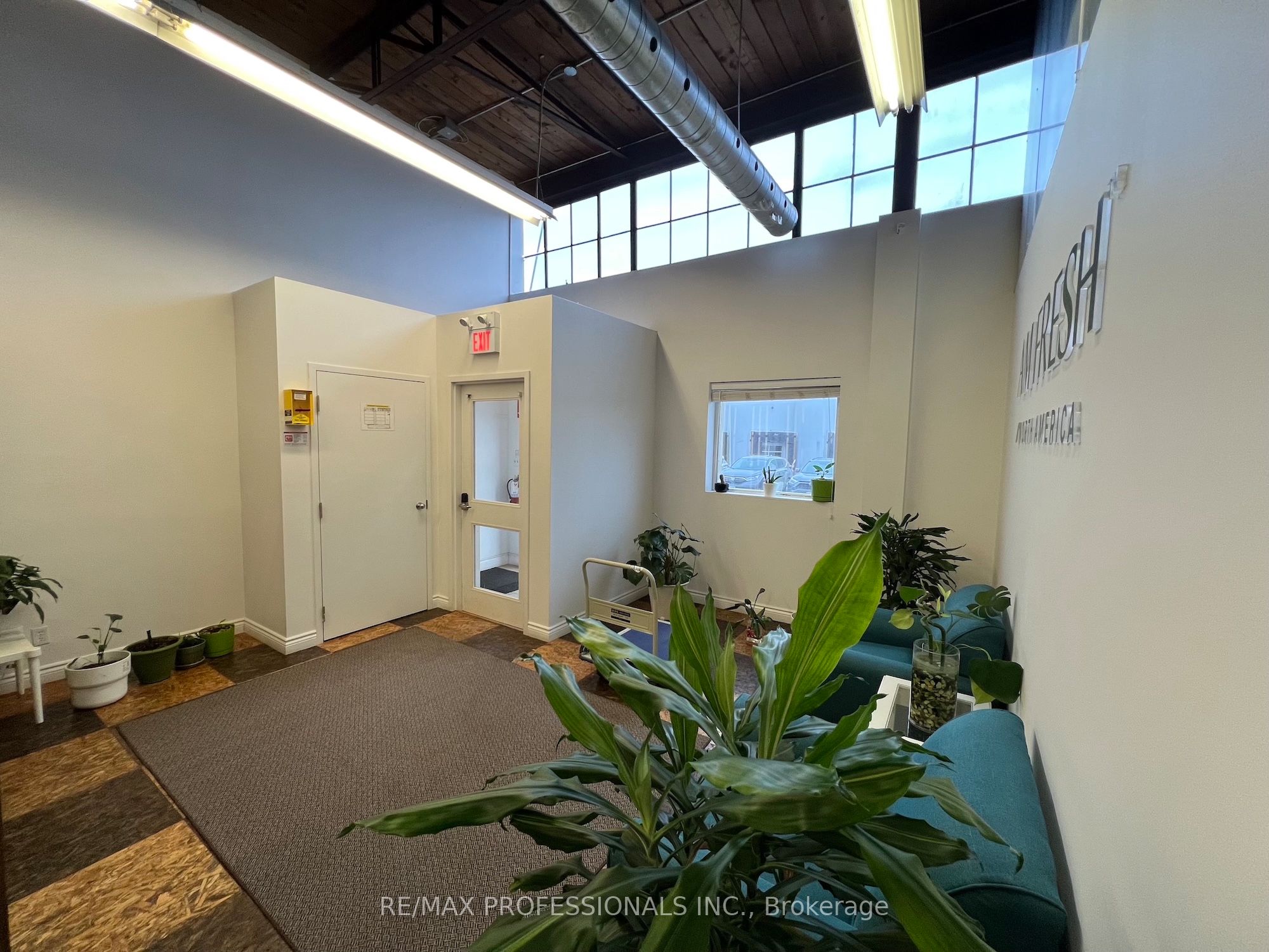 Additional image 3 of 130 North Queen Street, Toronto, ON, M8Z 2E4