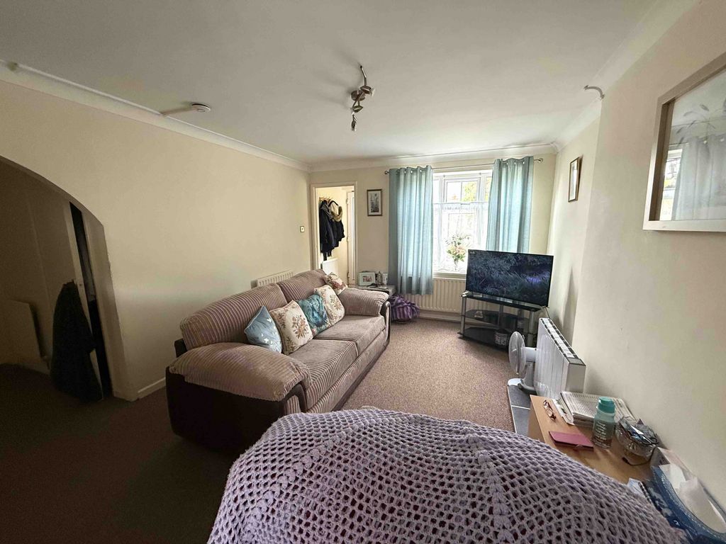 2 bed flat for saleWilkie Close, Scunthorpe DN15 photo 4