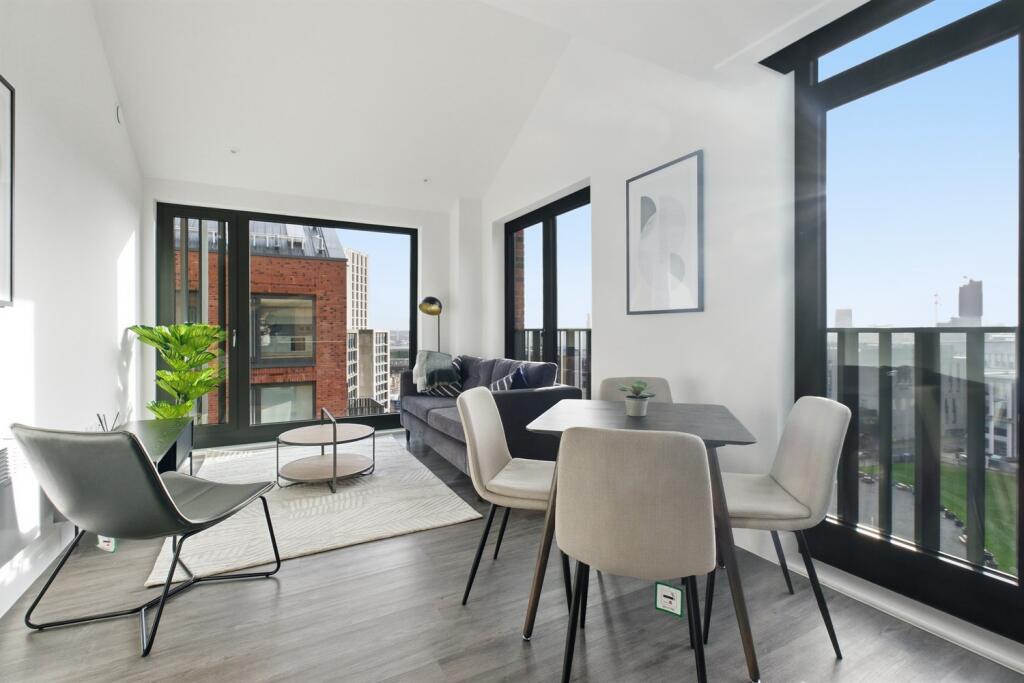 Additional image 2 of Belmont Wharf, Glasswater Locks, B4