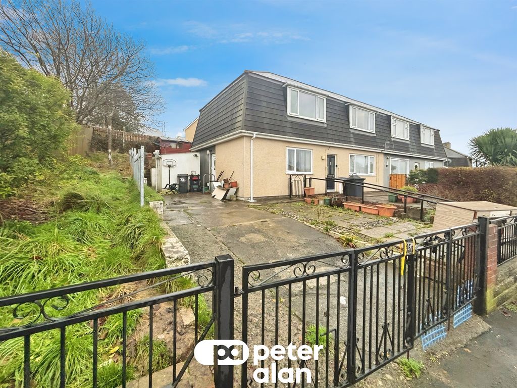 2 bed flat for saleGordon Avenue, Crumlin, Newport NP11
