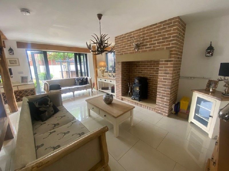 5 bed detached house for saleCwrt Sart, Neath, Neath Port Talbot. SA11 photo 3