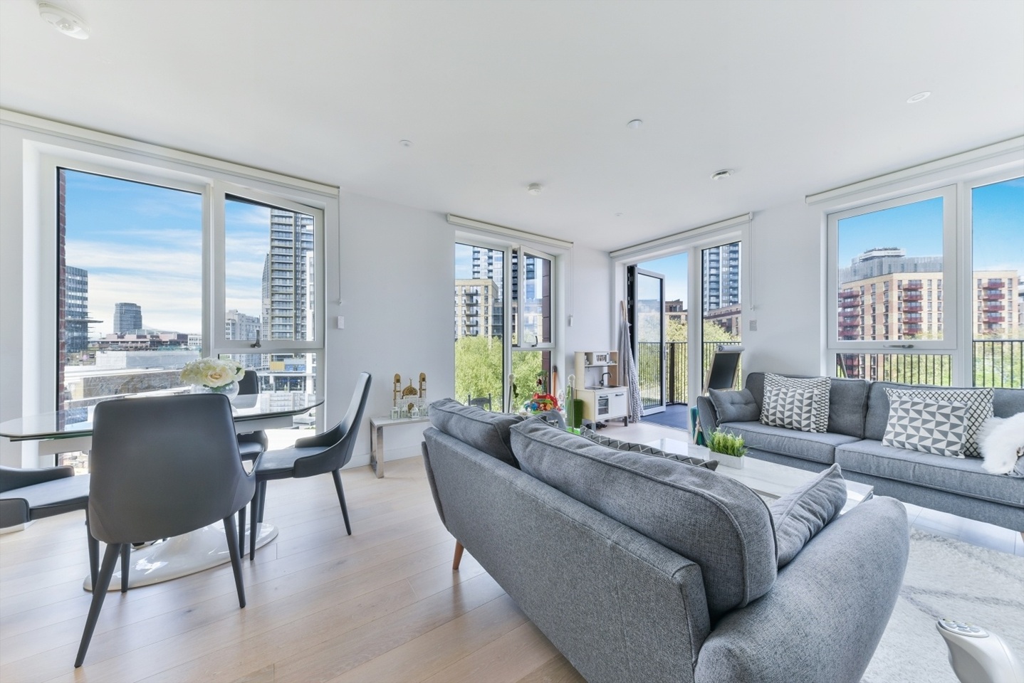 Additional image 2 of 2 Bed Flat, Weymouth Building, SE17, N1 7GU