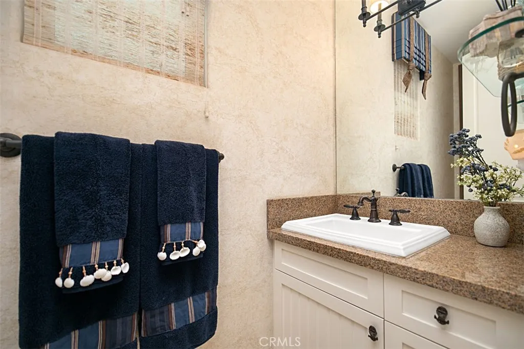 Additional image 67 of 208 E Balboa Boulevard, Newport Beach, CA 92661