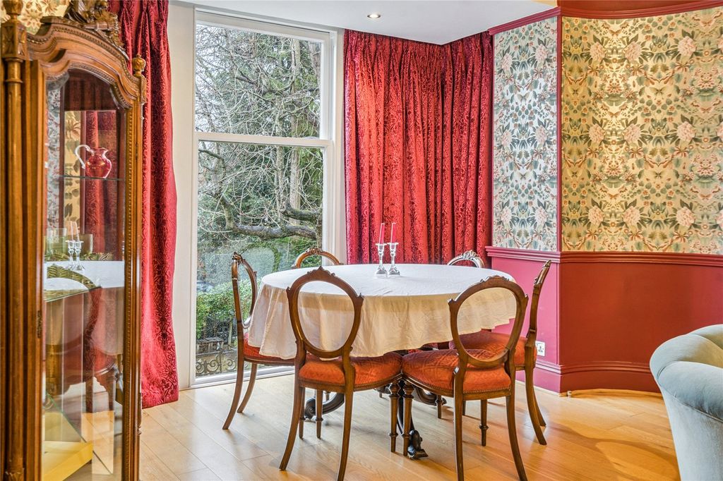 Additional image 4 of 2 bed flat for saleKings Road, Henley-On-Thames, Oxfordshire RG9