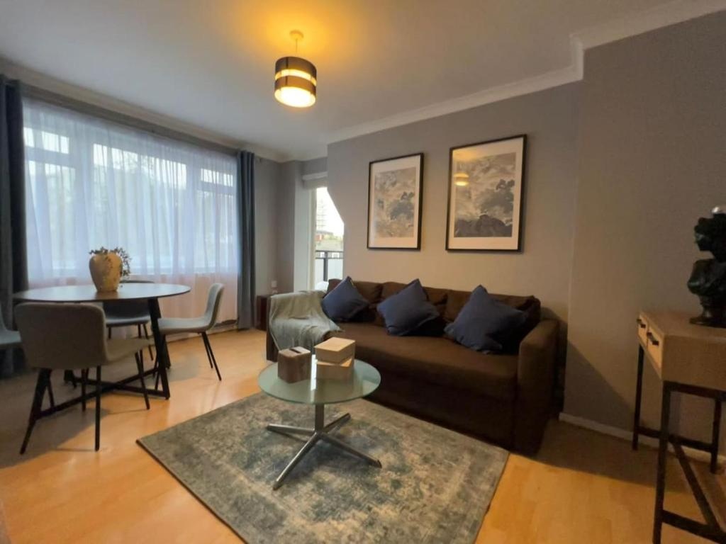Additional image 3 of 2 Bed Flat, Waltham House, SW9, N1 7GU