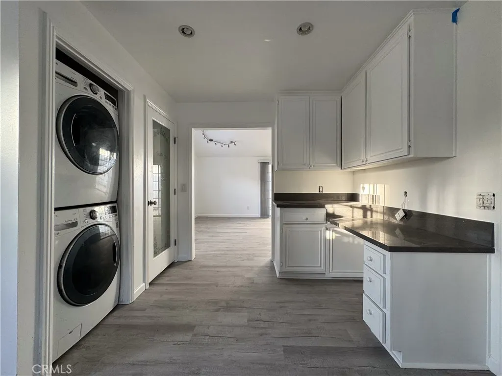 Additional image 6 of 19351 Strathern St, Reseda, CA 91335