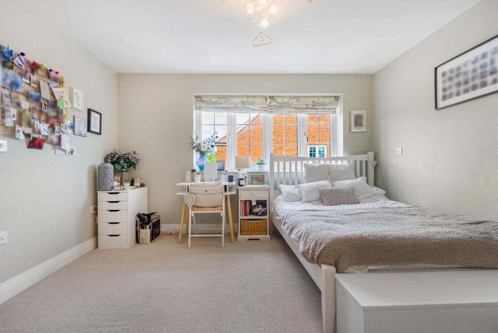 Additional image 15 of Mortimer Crescent, Kings Park, St. Albans, Hertfordshire, AL3