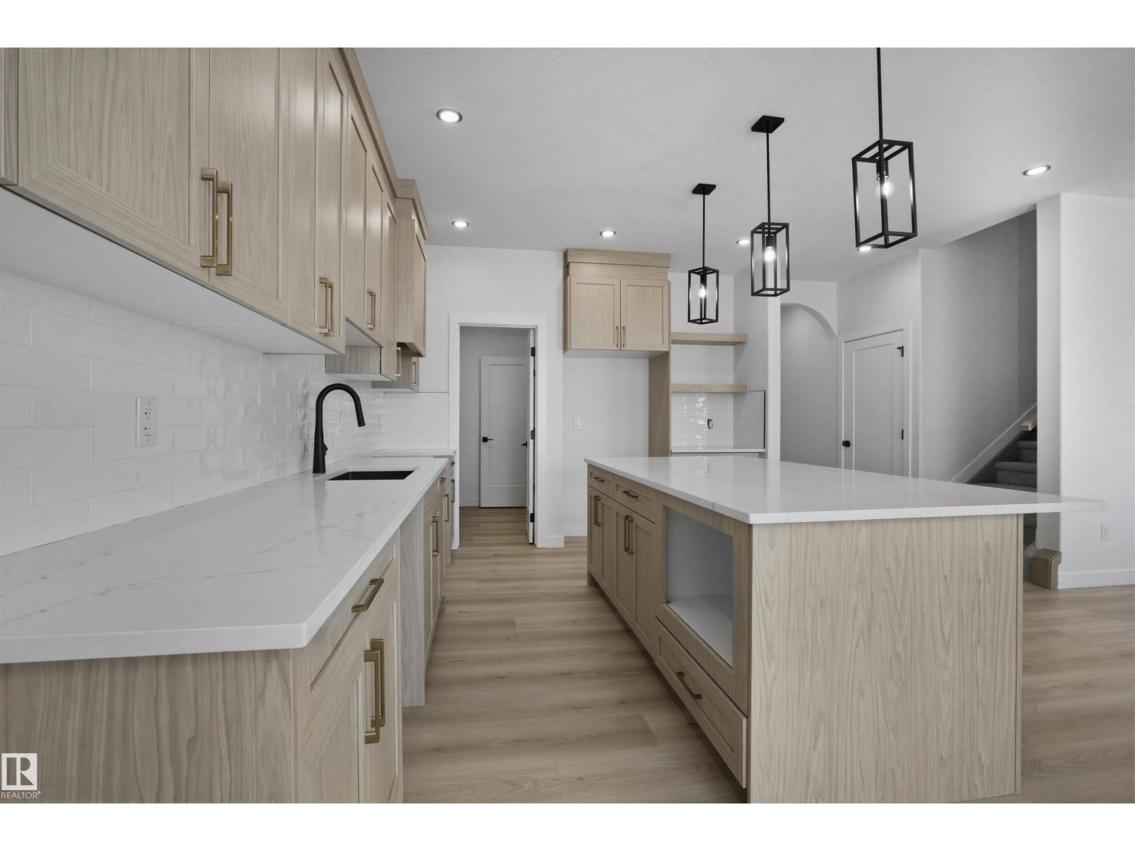 Additional image 2 of 3304 Chickadee Drive NW, Edmonton, AB, T5V1R5