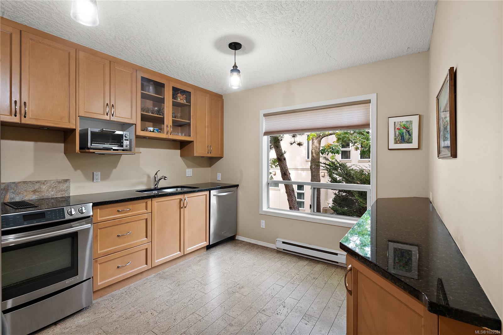 Additional image 2 of 206-9919 Fourth Street, Sidney, BC, V8L 2Z6