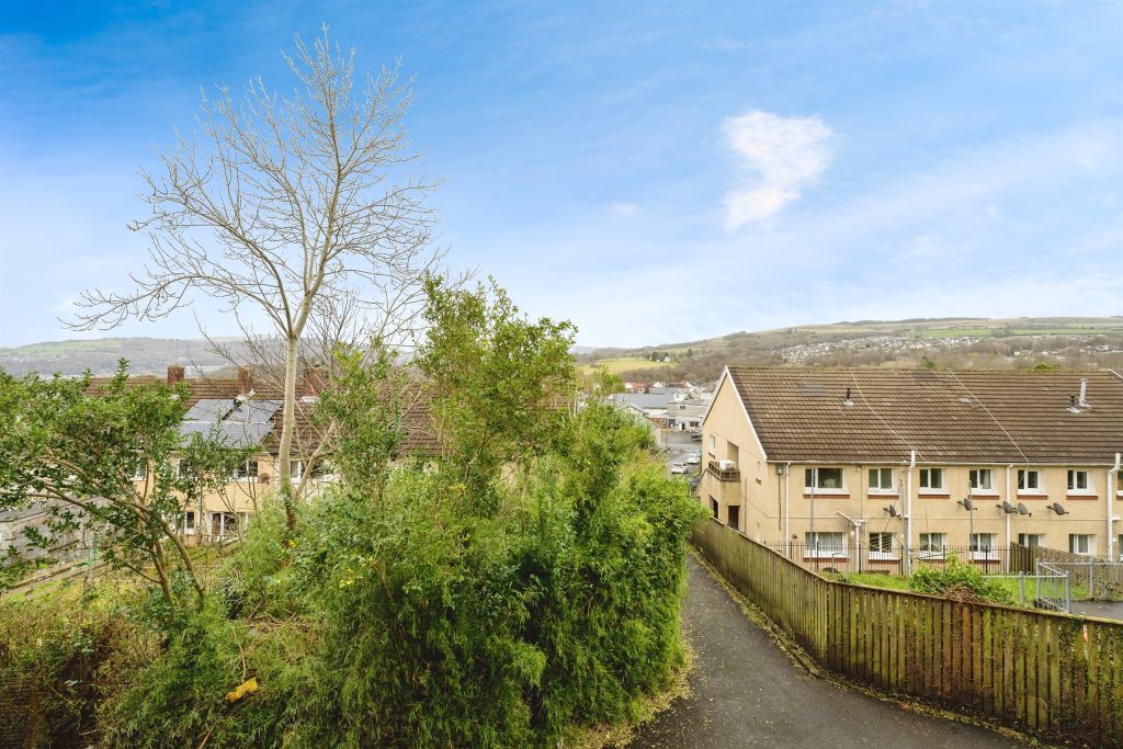 Additional image 6 of 3 bed flat for saleBryn Awel, Cimla, Neath SA11