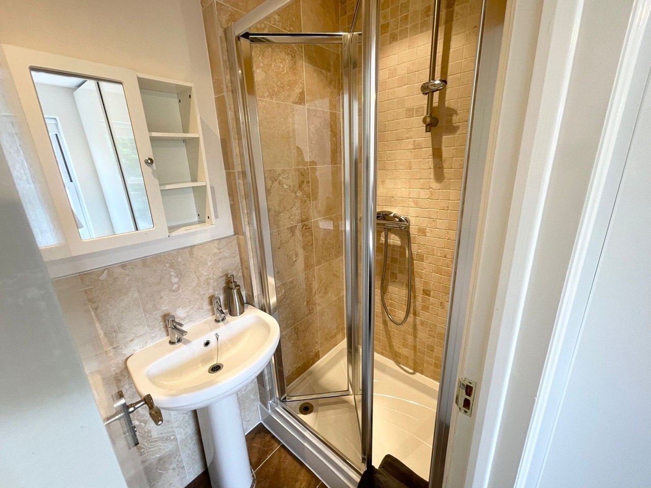 Additional image 11 of 2 Bed Flat, Spa Road, SE16, N1 7GU