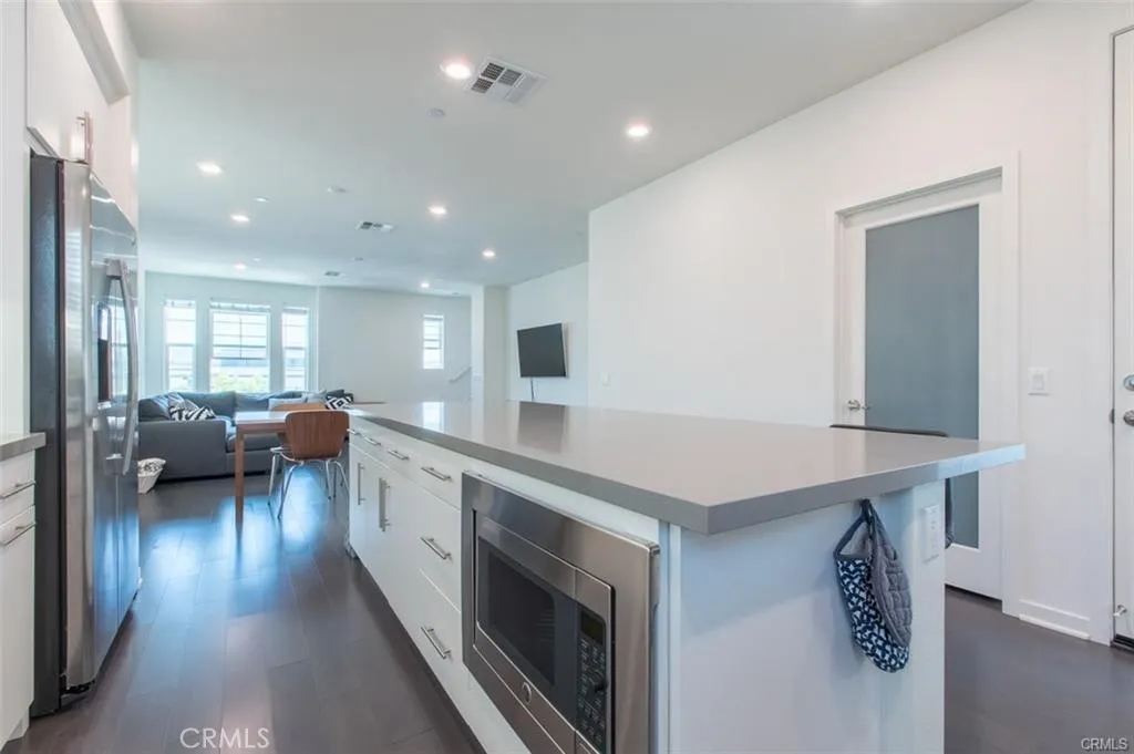 Additional image 16 of 140 Paramount, Irvine, CA 92618