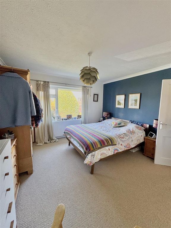 Additional image 15 of 4 bed property for saleSpacious & Airy Dormer Bungalow, Birch Avenue, Clevedon BS21