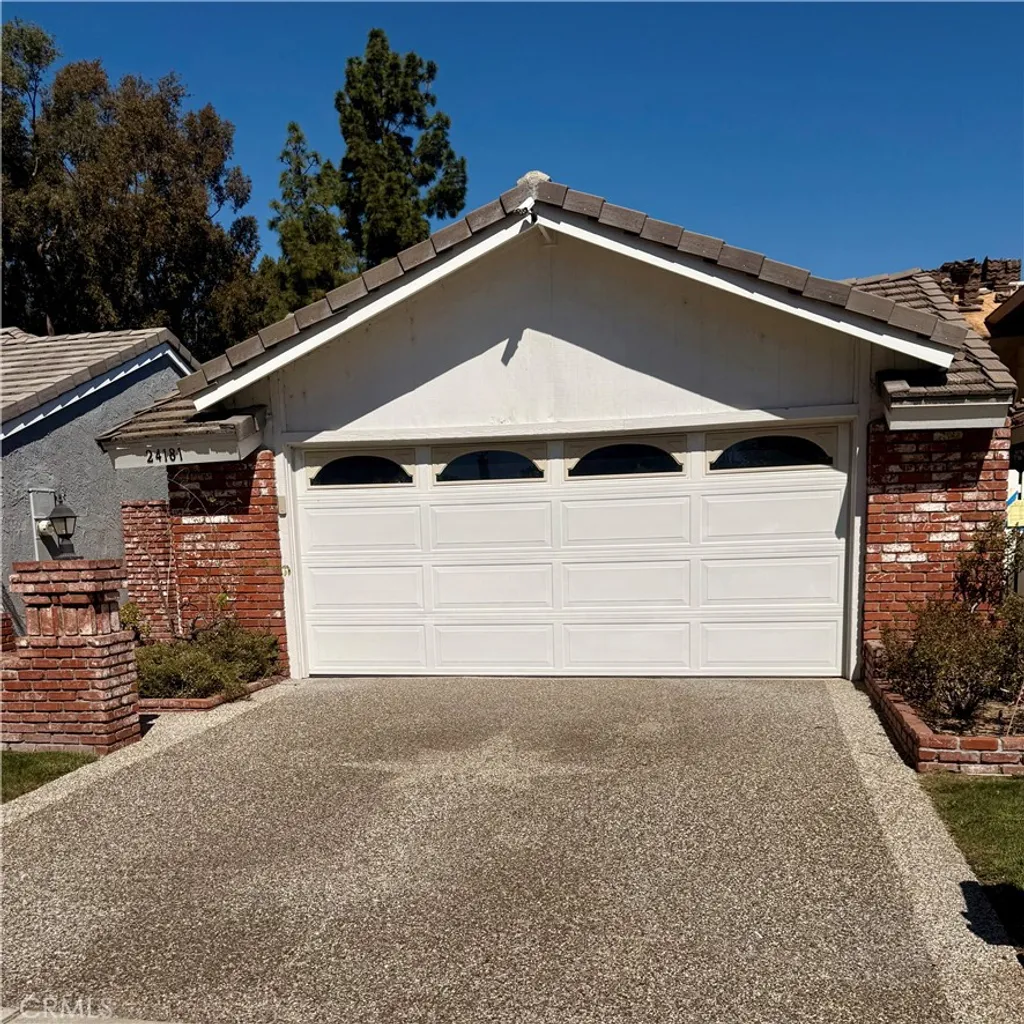 24181 Okeechobee Ln, Lake Forest, CA 92630