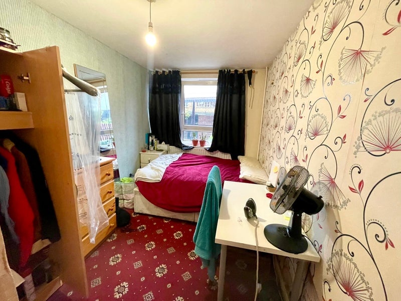 Room in a Shared Flat, Commercial Road, E1, N1 7GU