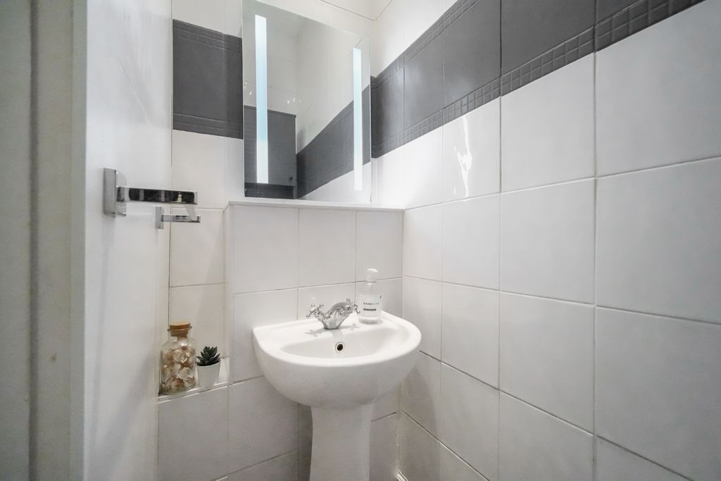 Additional image 12 of 2 bed flat for sale2B Edgefield Road, Loanhead EH20