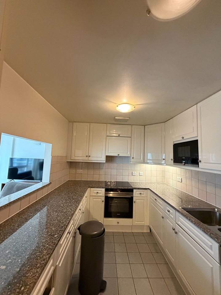 Additional image 4 of 2 Bed Flat, Barrett Street, W1U, N1 7GU