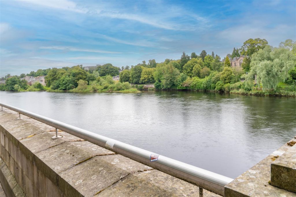 2 bed flat for saleTay Street, Perth PH1