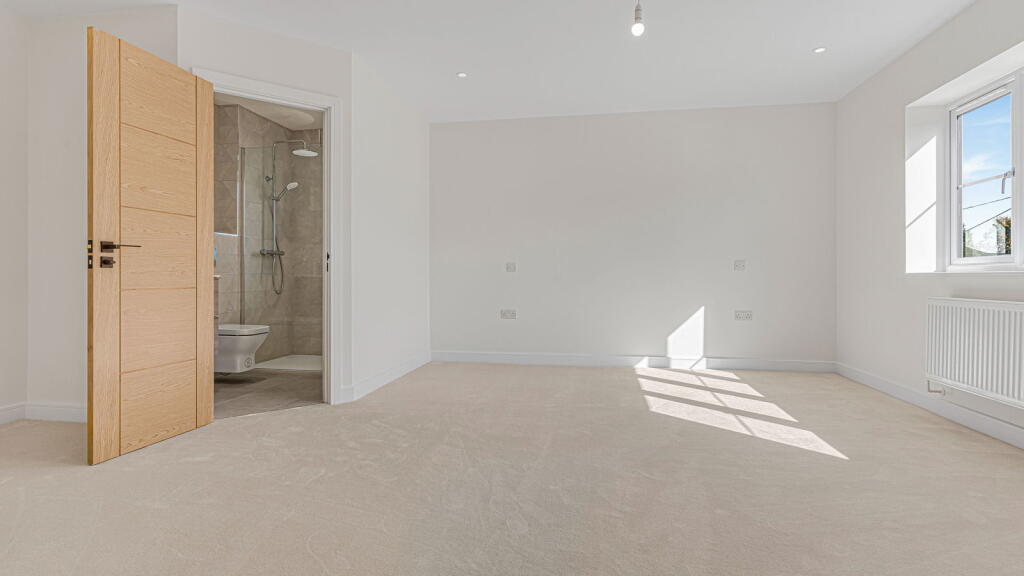 Additional image 18 of New Road, B47