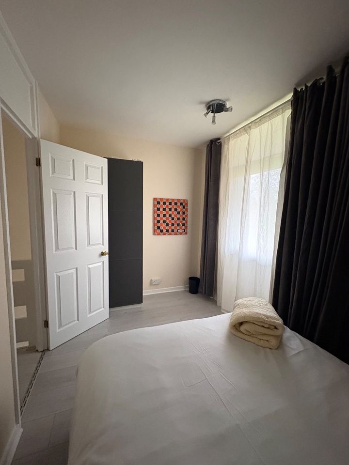 Additional image 8 of 4 Bed Maisonette, Stambourne House, SW8, N1 7GU