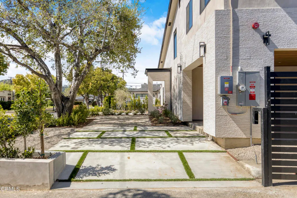 Additional image 22 of 611 W Claremont Street, Pasadena, CA