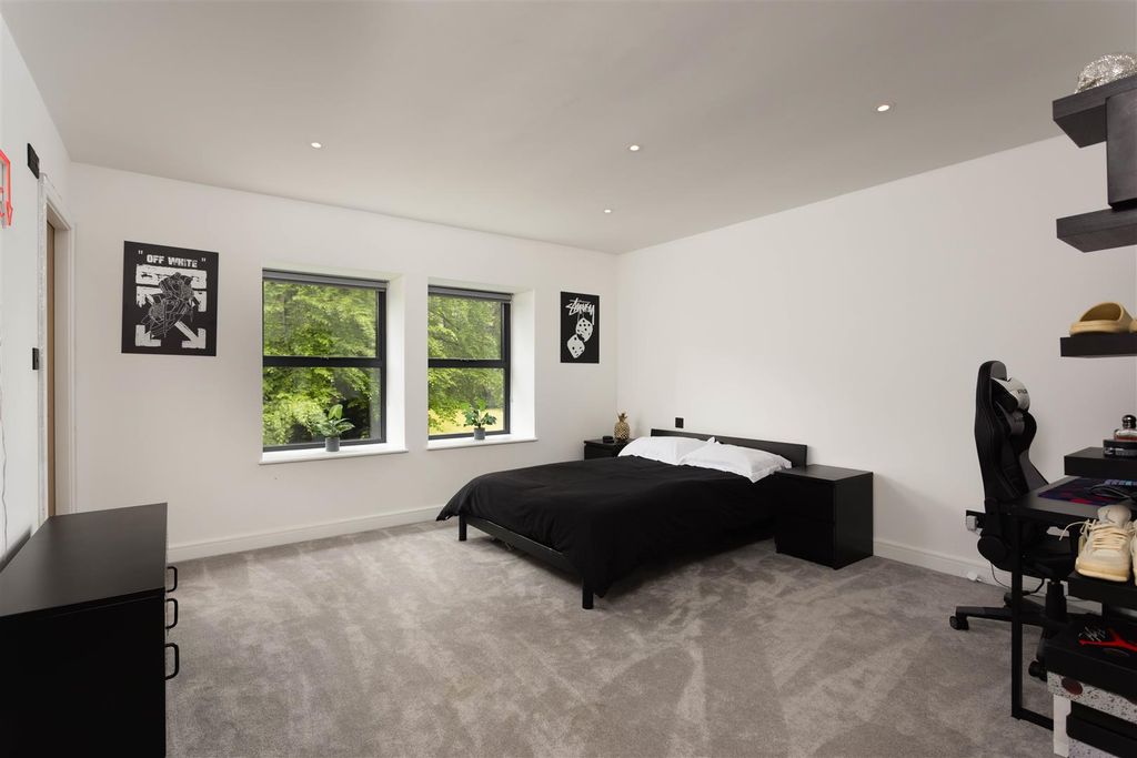 Additional image 33 of 5 bed detached house for saleCrocodile House, Manor Gardens, Thorner, Leeds LS14