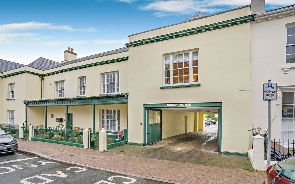 2 bed flat for saleSt. James Mews, Monmouth, Monmouthshire NP25
