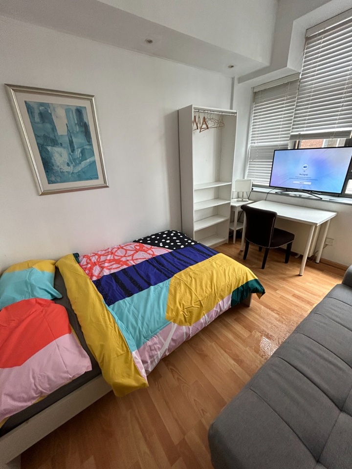 Room in a Shared Flat, City Road, EC1V, N1 7GU