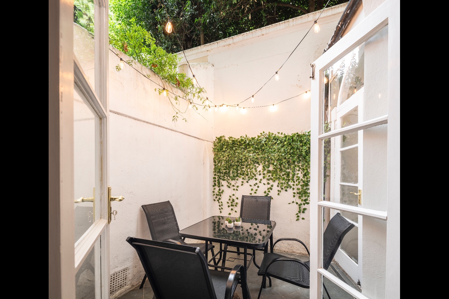 Additional image 11 of 2 Bed Flat, Cornwall Gardens, SW7, N1 7GU