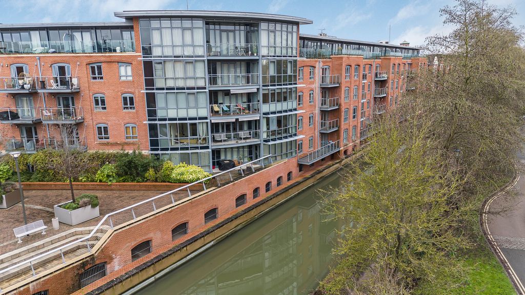 2 bed flat for saleFoundry House, Walton Well Road OX2