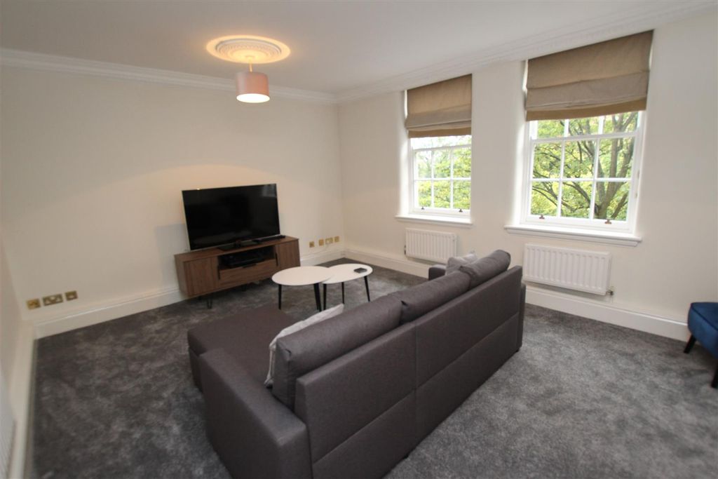 3 bed flat for saleRoyal Standard House, Standard Hill, The Park NG1 photo 2
