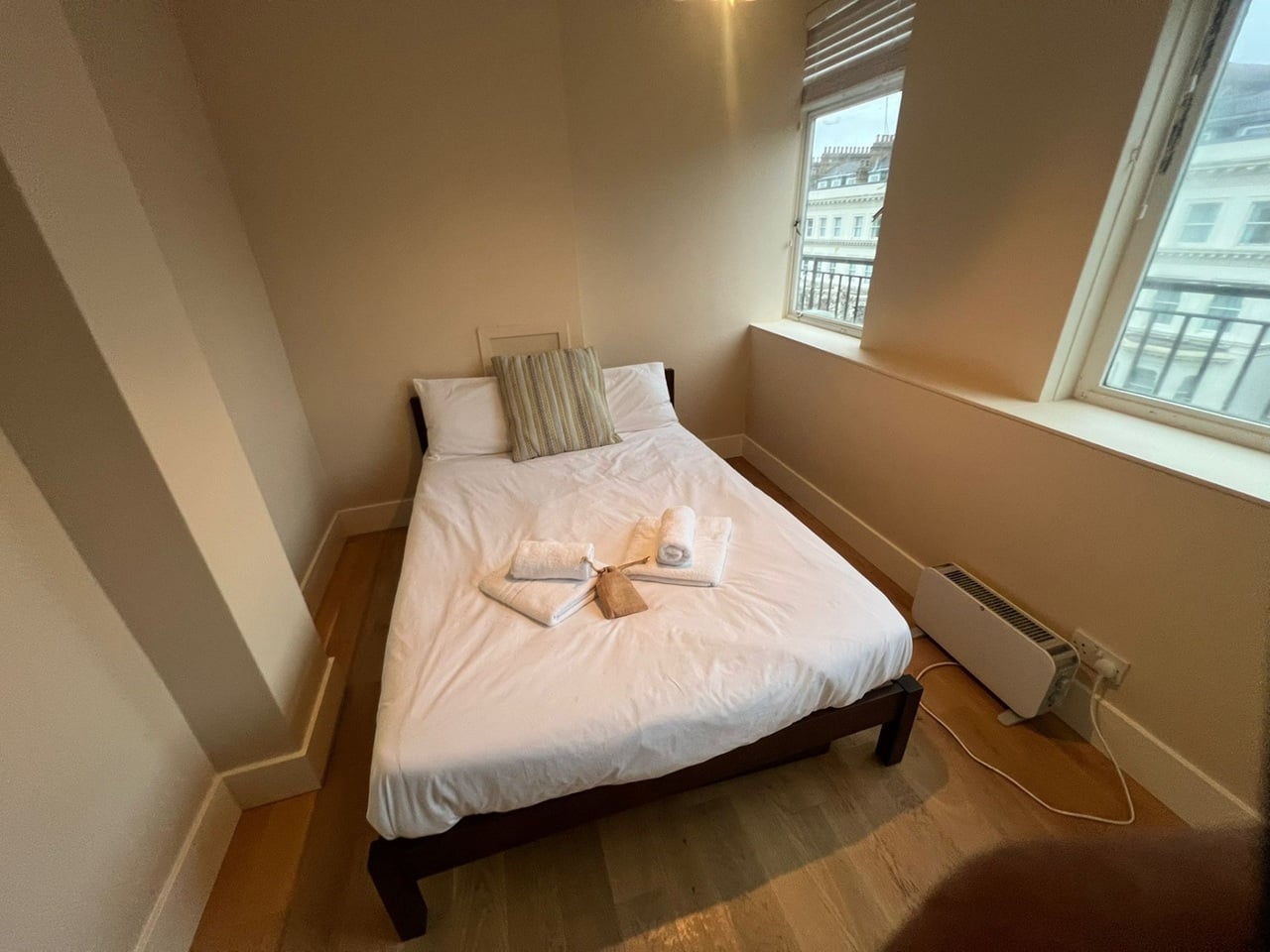 Additional image 9 of 3 Bed Flat, Derwent House, SW7, N1 7GU