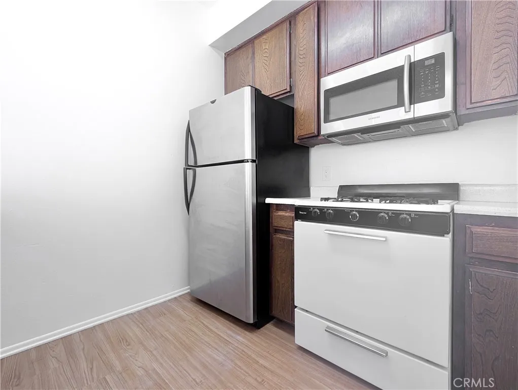 Additional image 15 of 17312 Chatsworth Street Unit B, Granada Hills, CA 91344