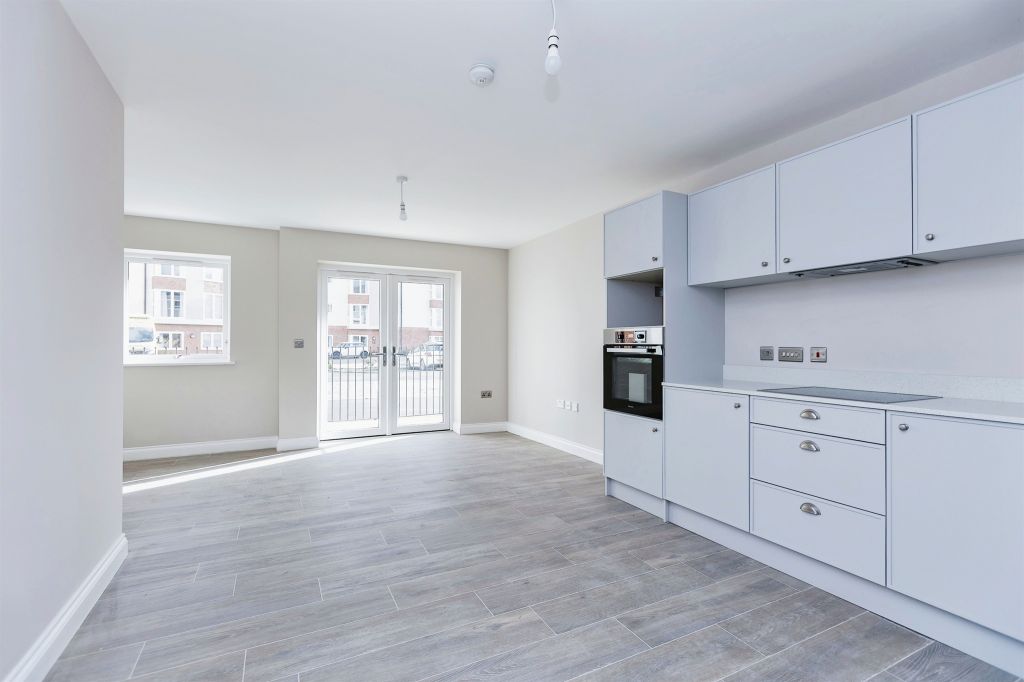 2 bed flat for saleMelton Road, Leicester LE4 photo 2